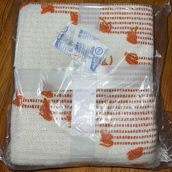 Revolution Home Lightweight Boho Throw in Orange NWT - Picture 3 of 7